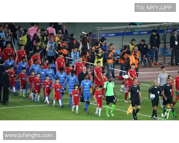 重庆足球队展现卓越团队协作精神助力联赛表现分析